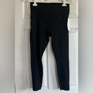 Athleta Ultimate Stash 7/8 Leggings Size M